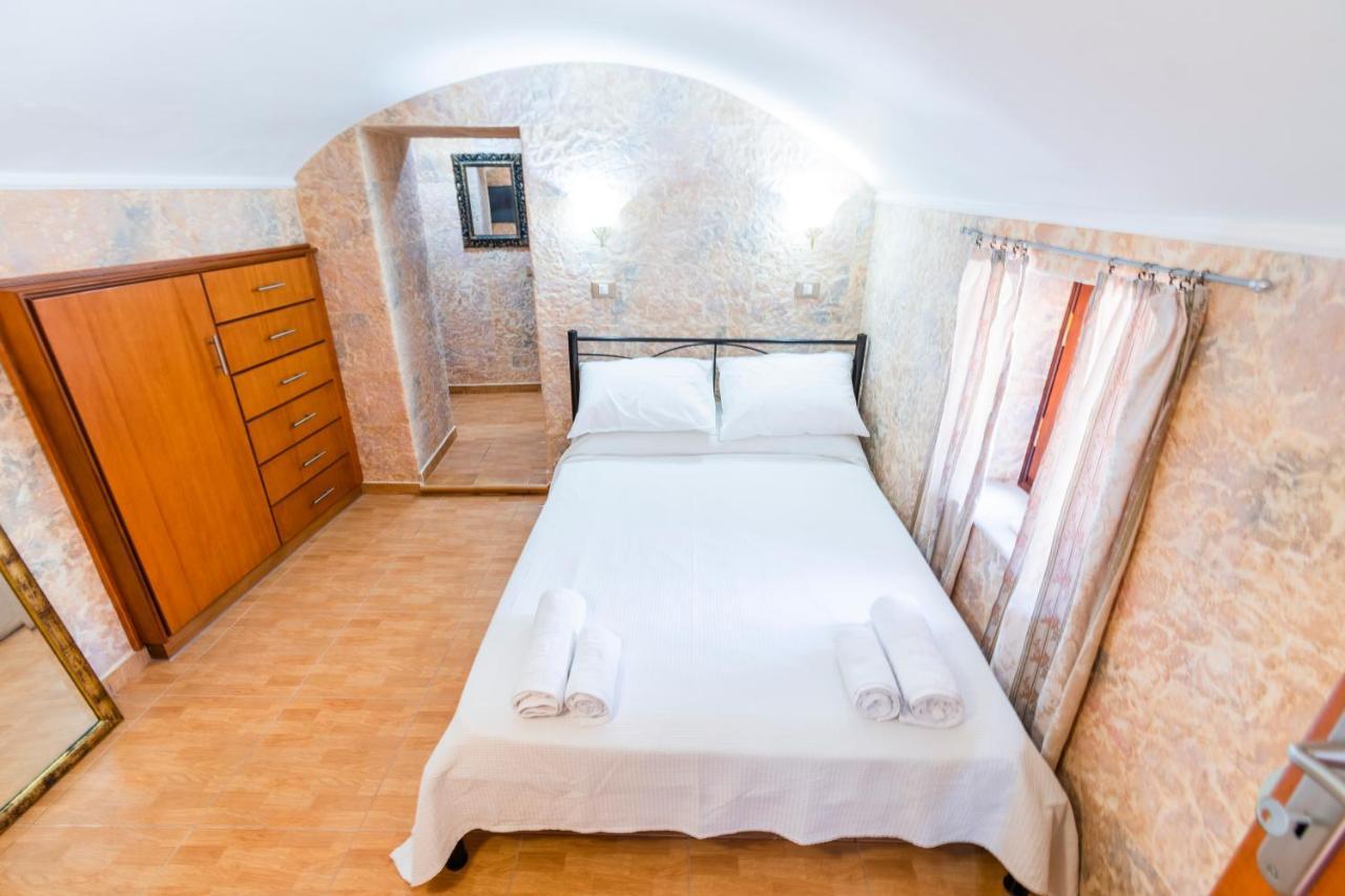 Eirini Apartment Symi Bagian luar foto