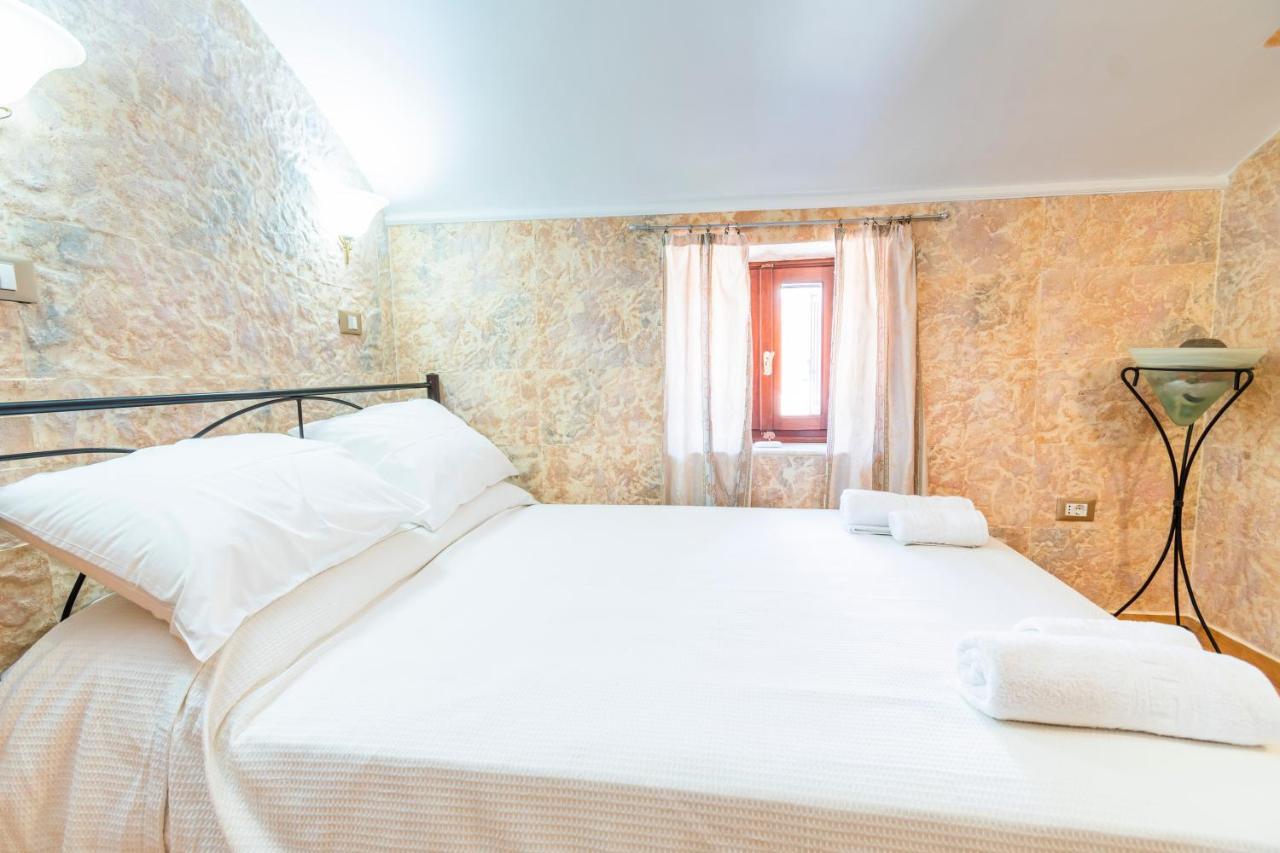 Eirini Apartment Symi Bagian luar foto
