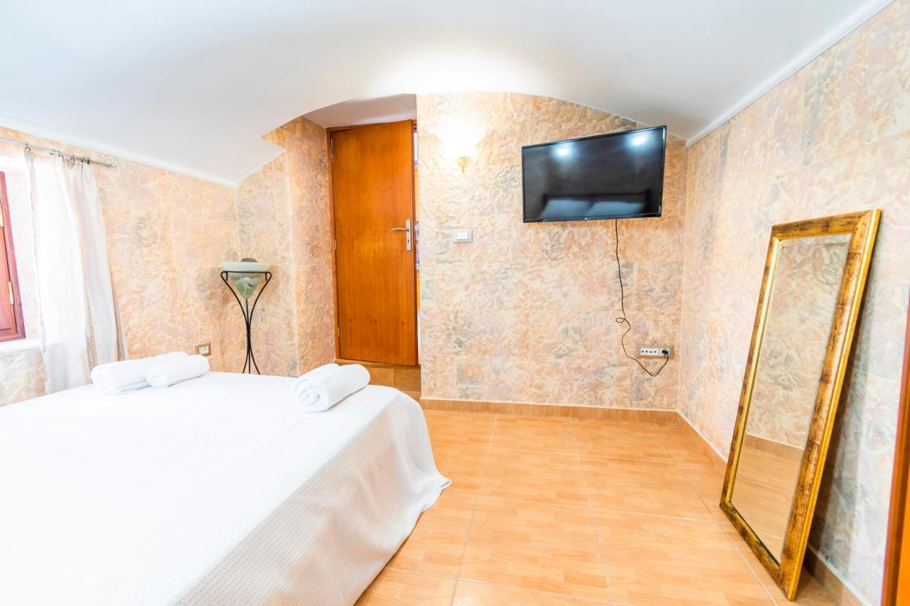 Eirini Apartment Symi Bagian luar foto