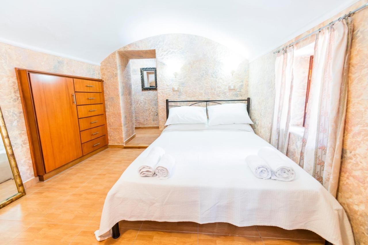 Eirini Apartment Symi Bagian luar foto